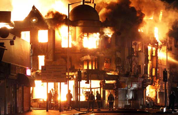 burning-store-in-croydon.jpg